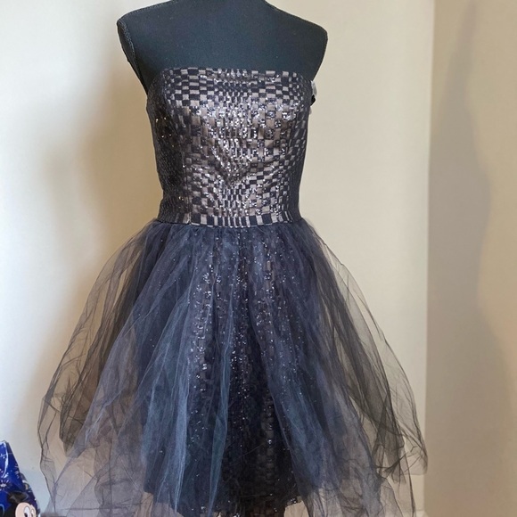 Vera Wang sequence midi dress with tutu skirt - Picture 3 of 3